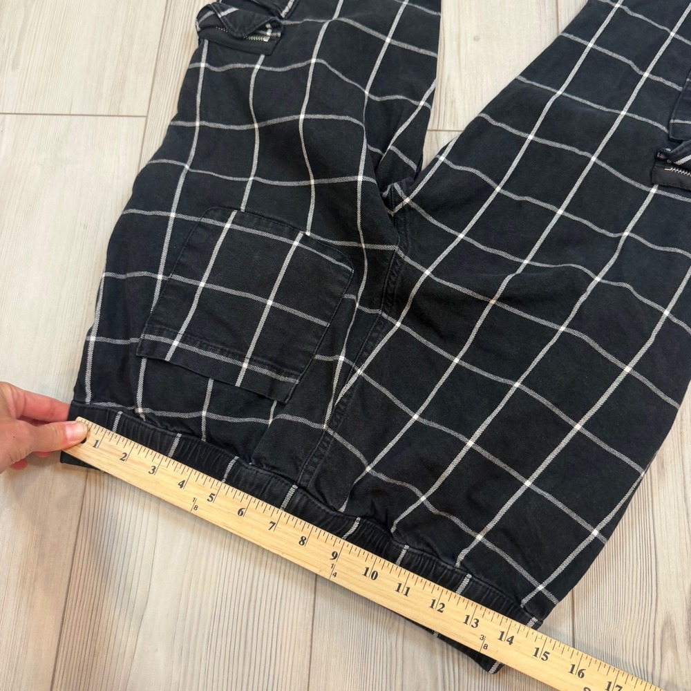 Hot Topic Black White Grid Plaid Cargo Jogger Pants Womens Medium Emo Grunge - Picture 9 of 10